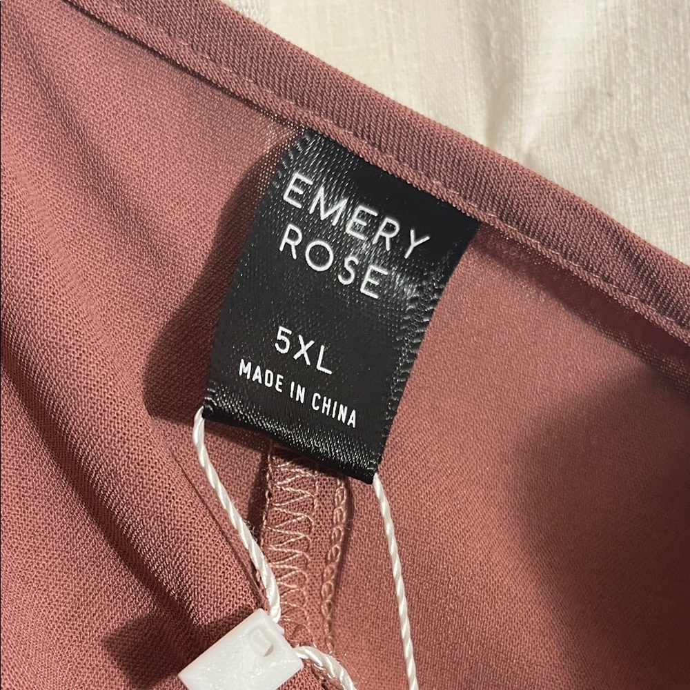 Emery Rose Embroidered V Neck Blouse Dusty Rose Mauve - Picture 2 of 10